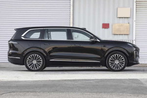 Deepal S09 Ultra + RWD