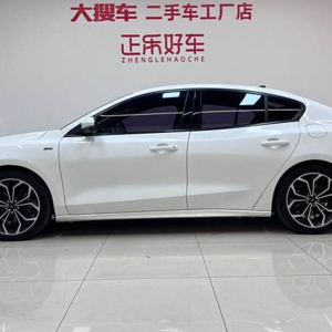 Ford Focus Sedan