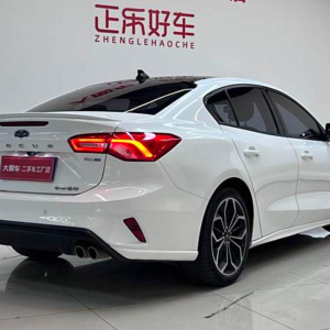 Ford Focus Sedan