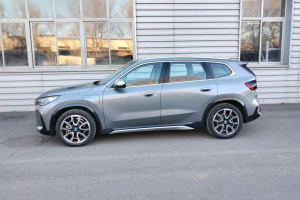 BMW iX1  xDrive30L