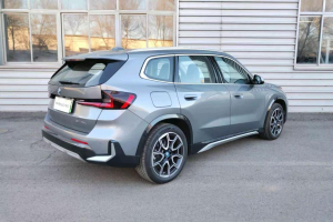 BMW iX1  xDrive30L