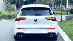 Volkswagen Golf GTI 2.0 TSI