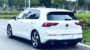 Volkswagen Golf GTI 2.0 TSI