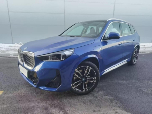 BMW iX1 xDrive30L M Sport Package