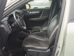 Volvo EX40 4WD
