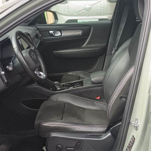 Volvo EX40 4WD