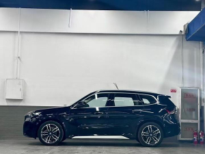BMW iX1 xDrive30 M Sport Package