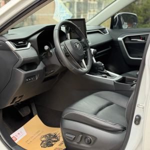 Toyota RAV4 double-engine elite plus version