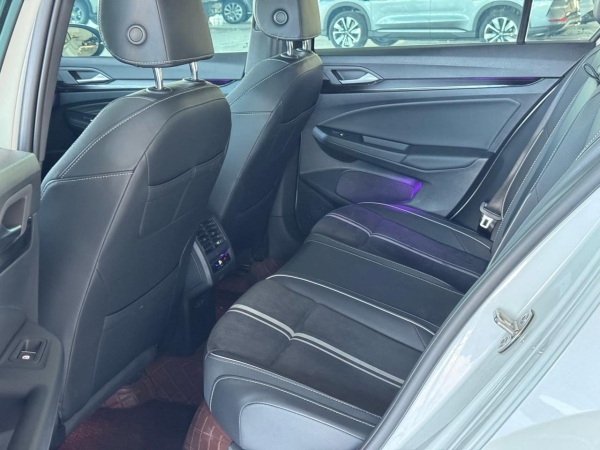 Volkswagen Golf VIII из Китая