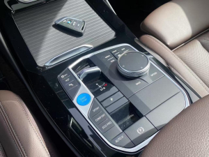 BMW IX3 Leading TOP