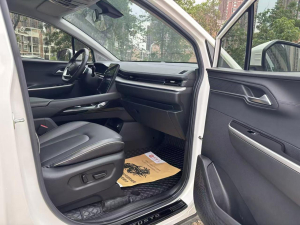 Hyundai Custo Premium