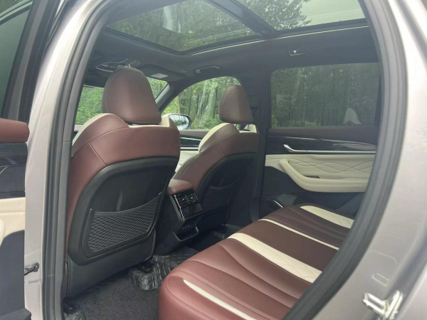 Geely Monjaro из Китая