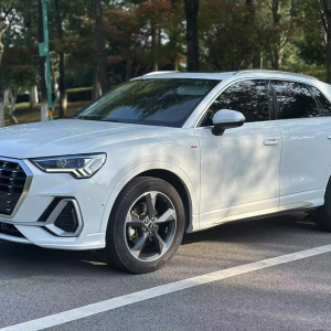 Audi Q3 (F3)