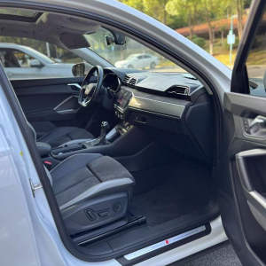 Audi Q3 (F3)