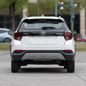 TOYOTA Yaris L Premium