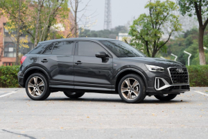 AUDI Q2 L
