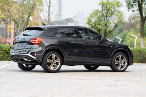 AUDI Q2 L