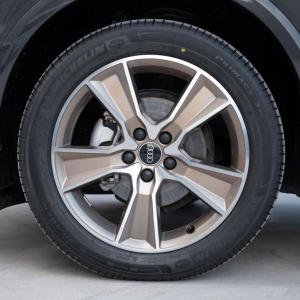 AUDI Q2 L