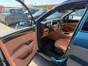 Geely Galaxy L7