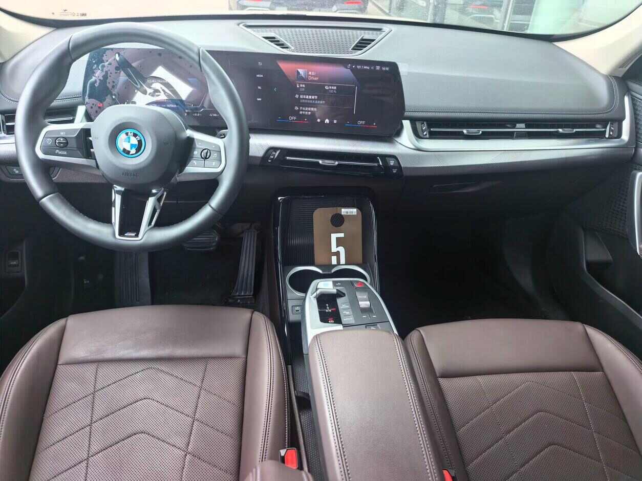  BMW iX1 xDrive25L M Sport 2025