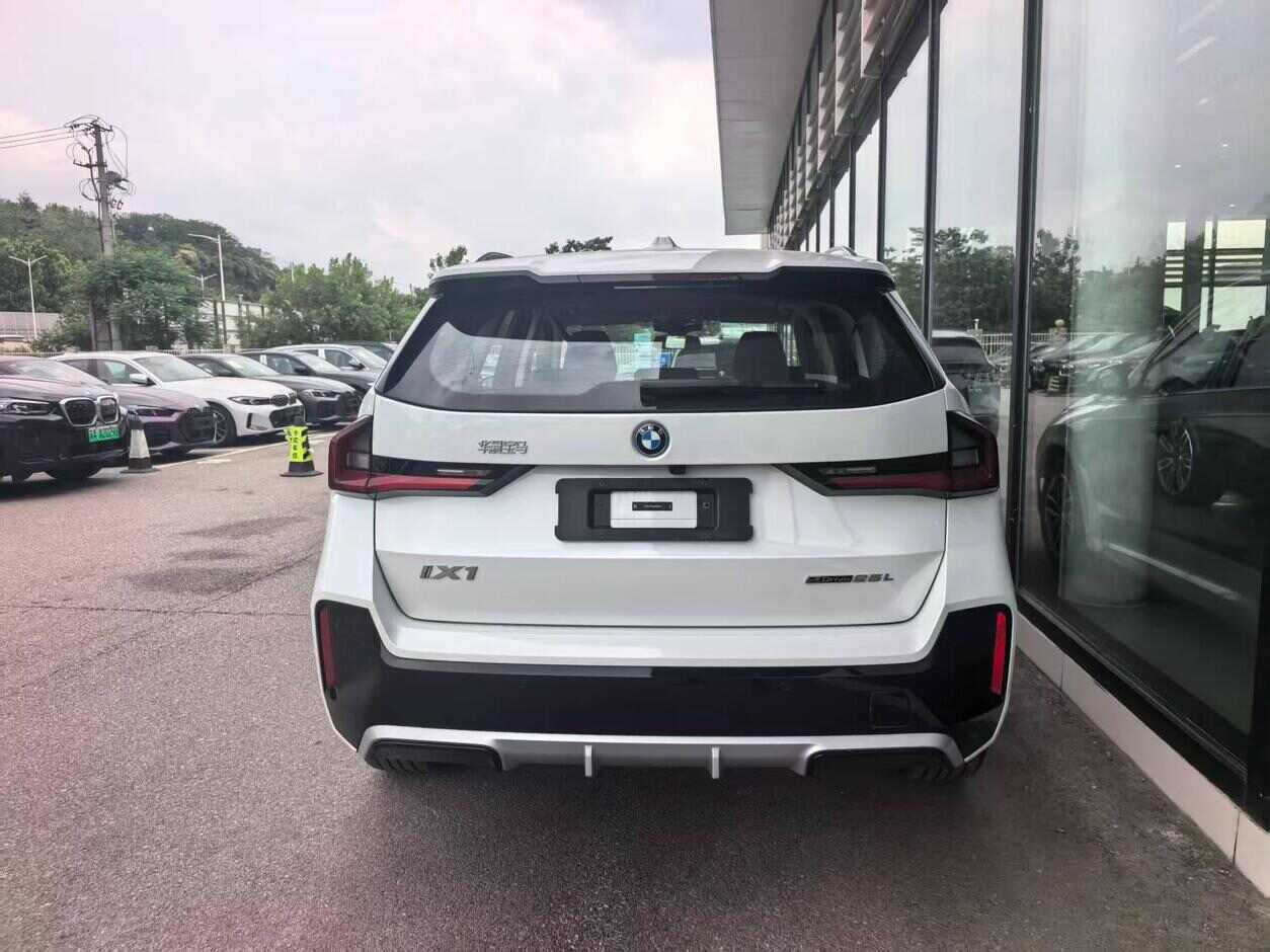  BMW iX1 xDrive25L M Sport 2025