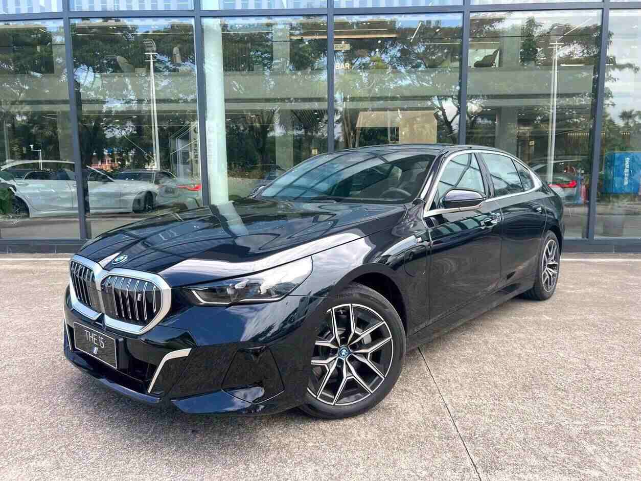  BMW i5 eDrive40L M Sport Package