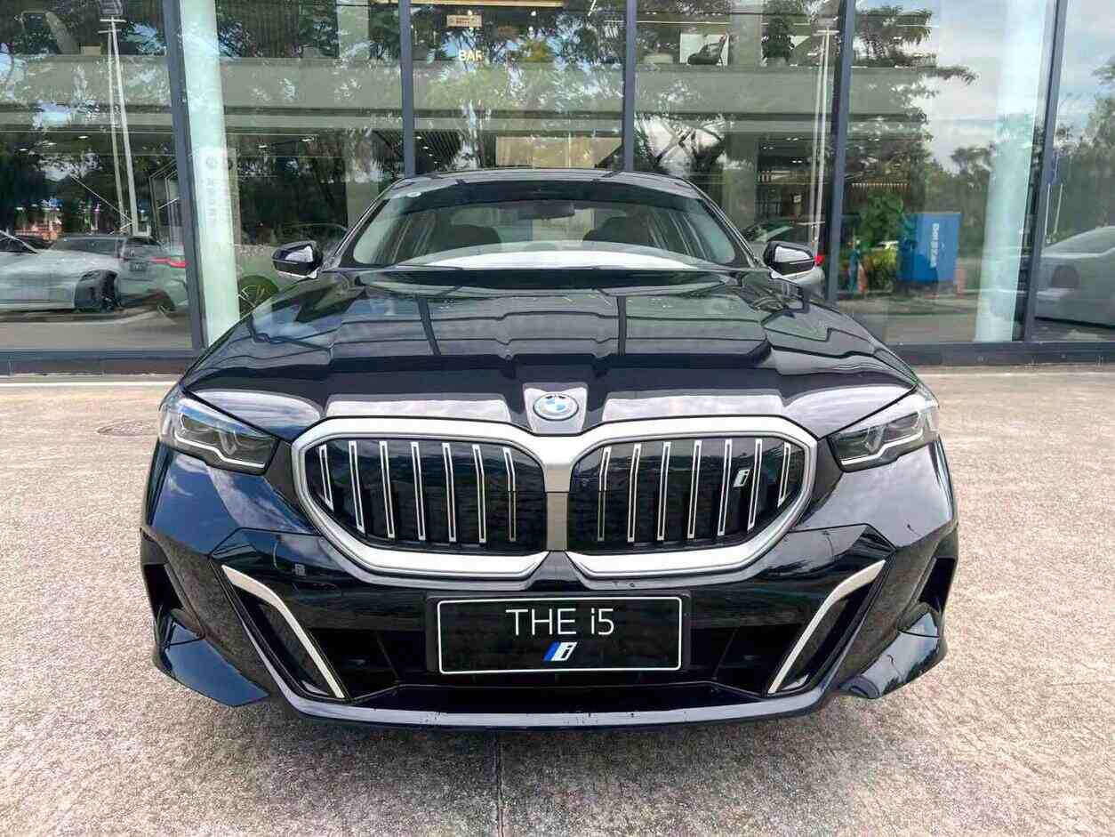  BMW i5 eDrive40L M Sport Package