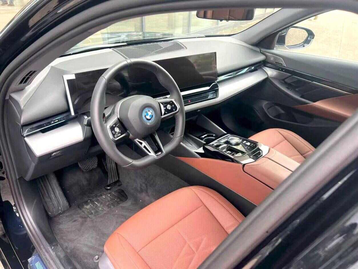  BMW i5 eDrive40L M Sport Package