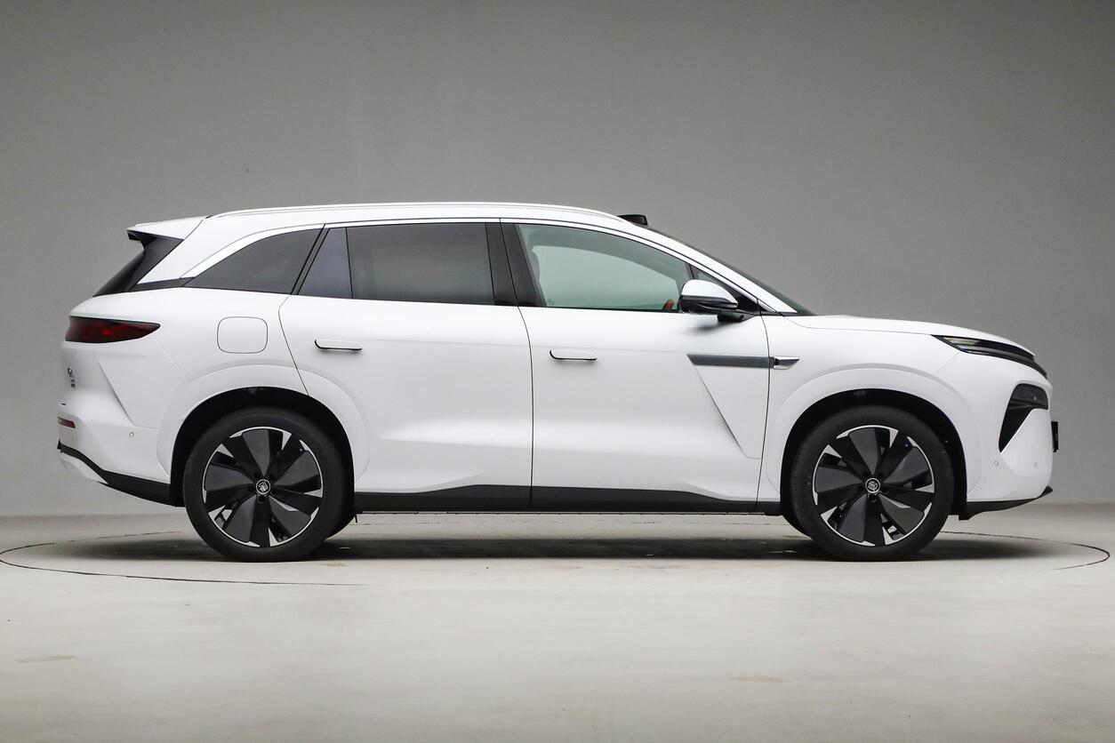  BYD Tang L EV with LiDAR