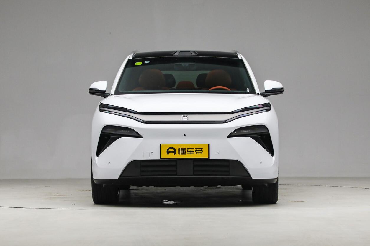  BYD Tang L EV with LiDAR