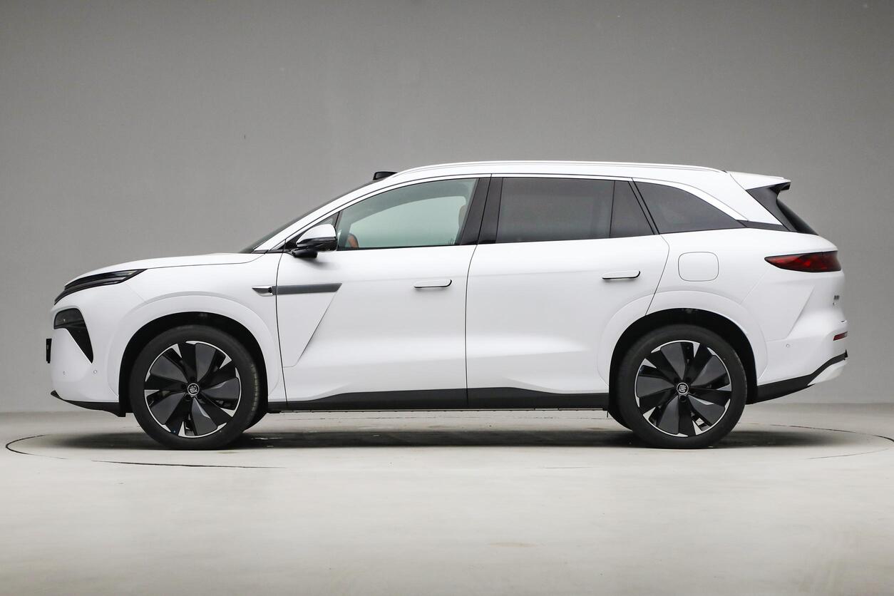  BYD Tang L EV with LiDAR