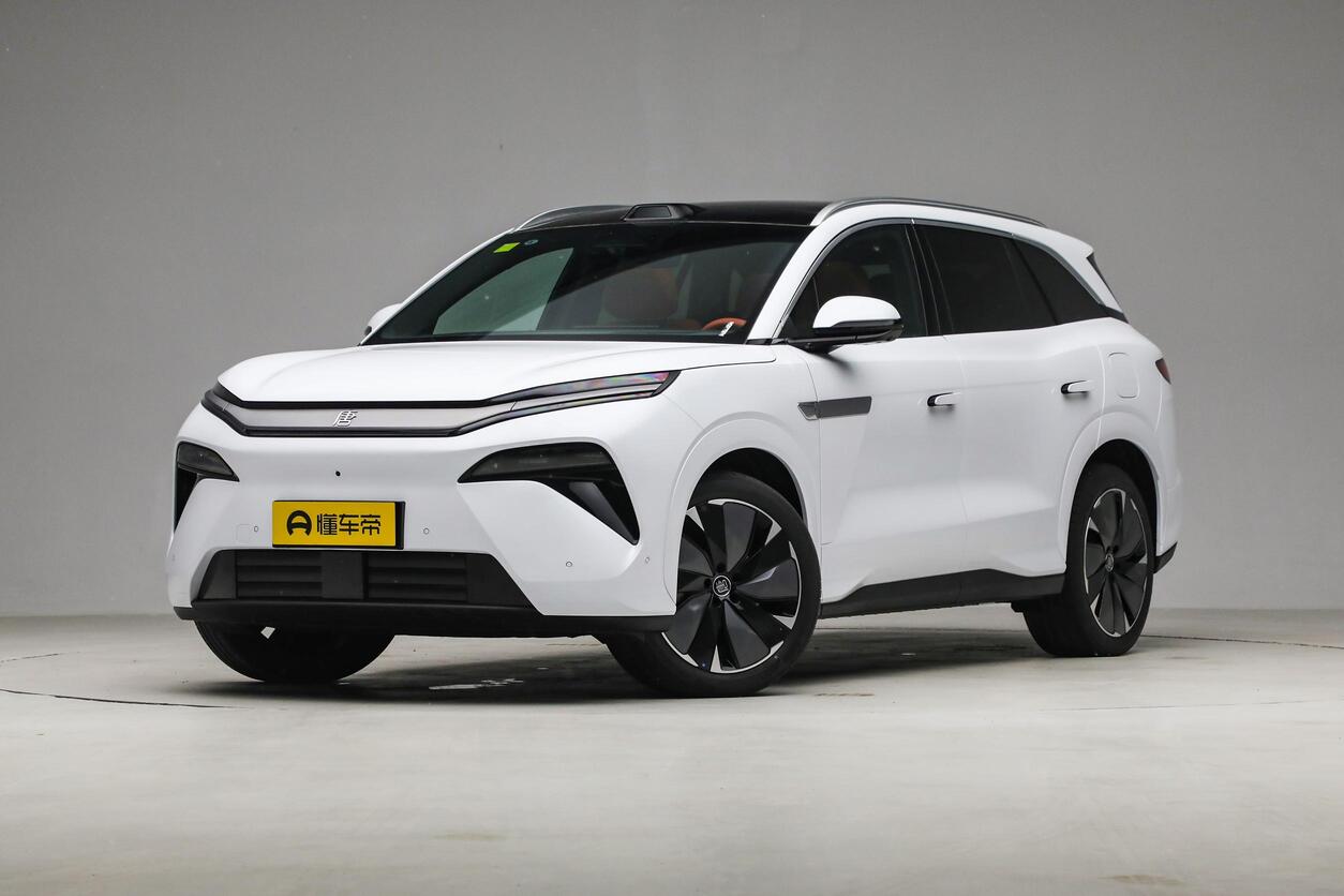  BYD Tang L EV with LiDAR