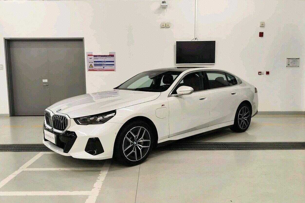VoltMotors BMW i5 (2025)