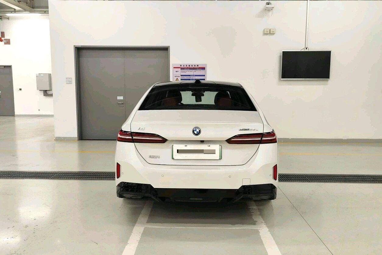  BMW i5