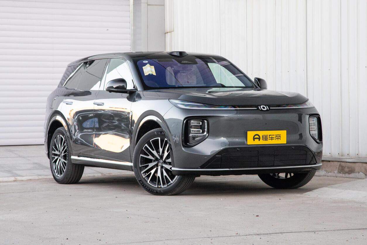 Автомобиль Changan Q07 (2025)