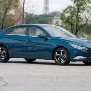  Hyundai Elantra 1