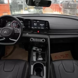  Hyundai Elantra 1