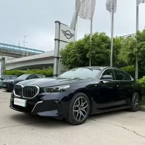  BMW i5 eDrive40L M Sport Package