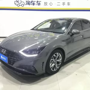  Hyundai Elantra 1