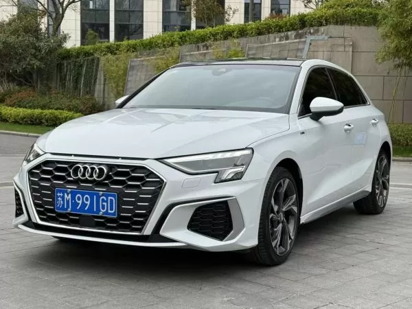  Audi A3 Sportback 35 TFSI Luxury Sport Edition