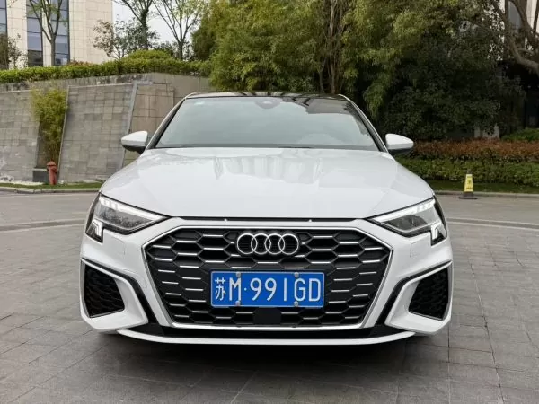  Audi A3 Sportback 35 TFSI Luxury Sport Edition