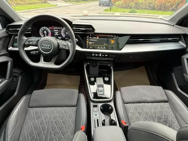  Audi A3 Sportback 35 TFSI Luxury Sport Edition