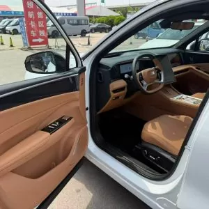  Geely Monjaro 2
