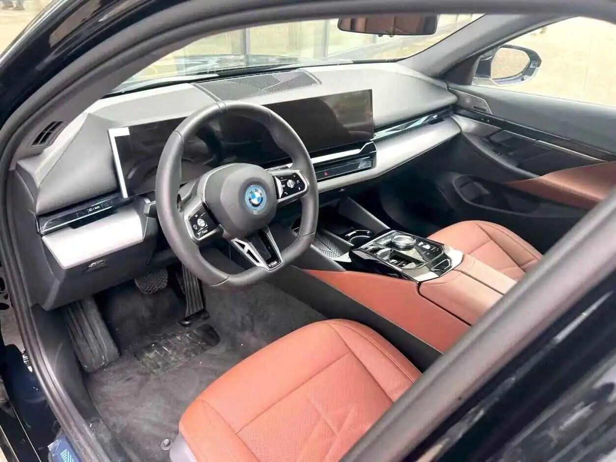  BMW i5 eDrive40L M Sport Package