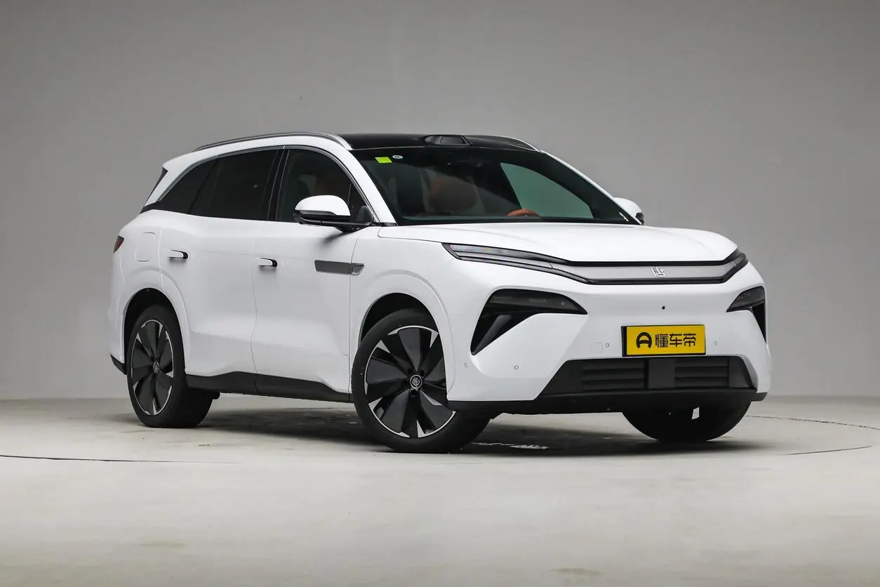  BYD Tang L EV with LiDAR