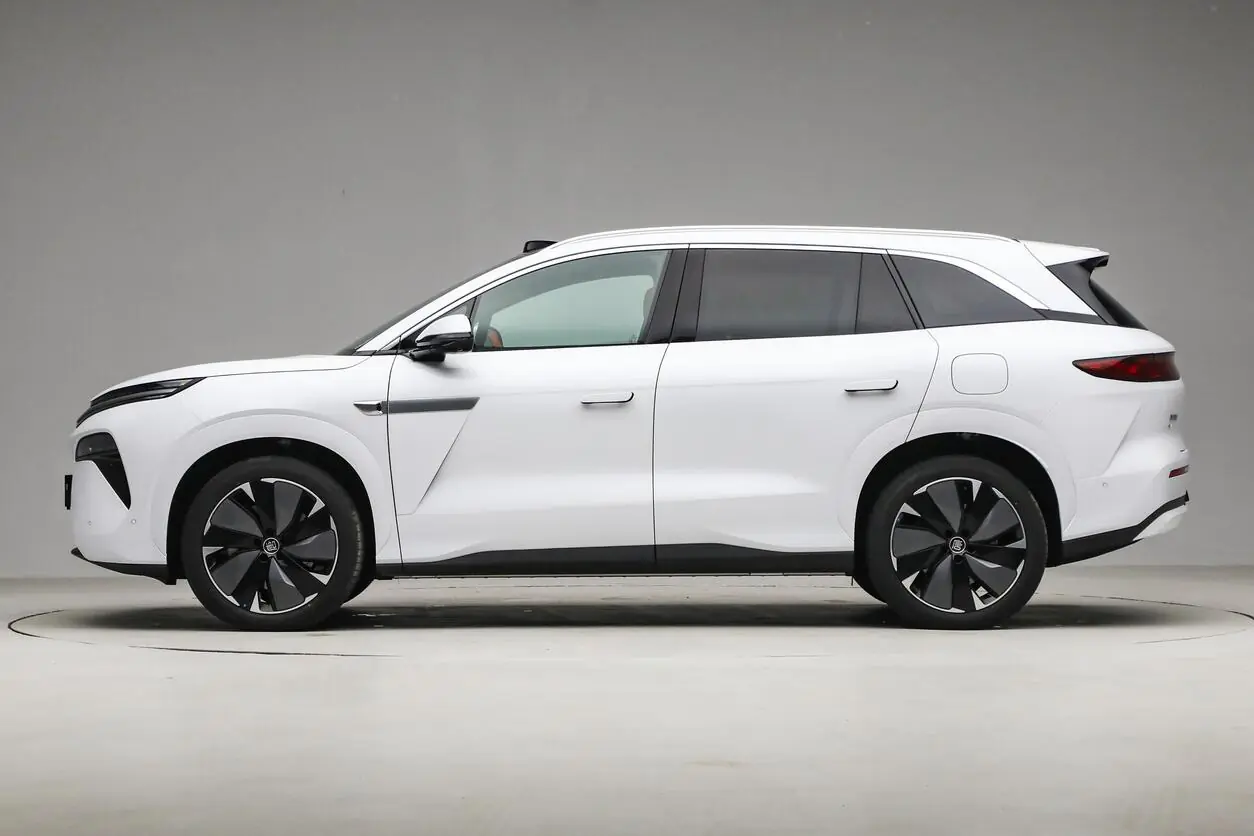  BYD Tang L EV with LiDAR