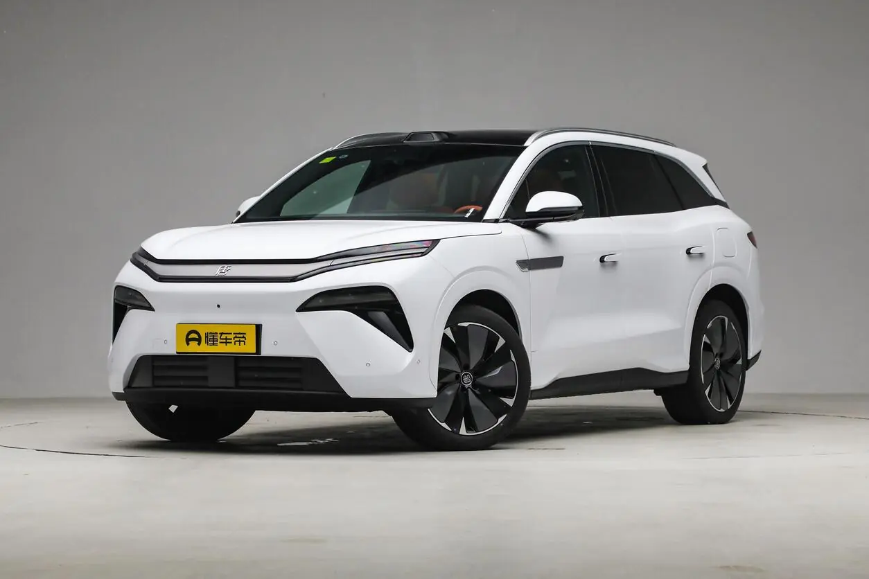  BYD Tang L EV with LiDAR