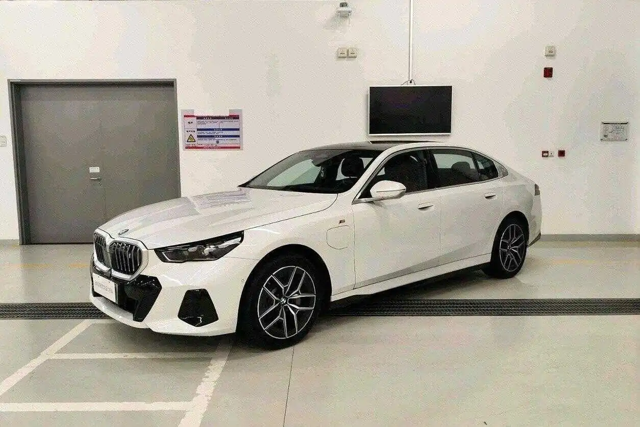  BMW i5