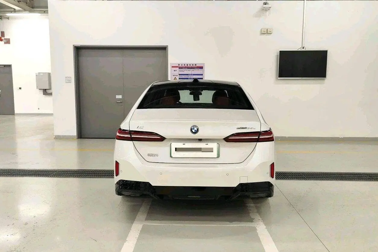  BMW i5