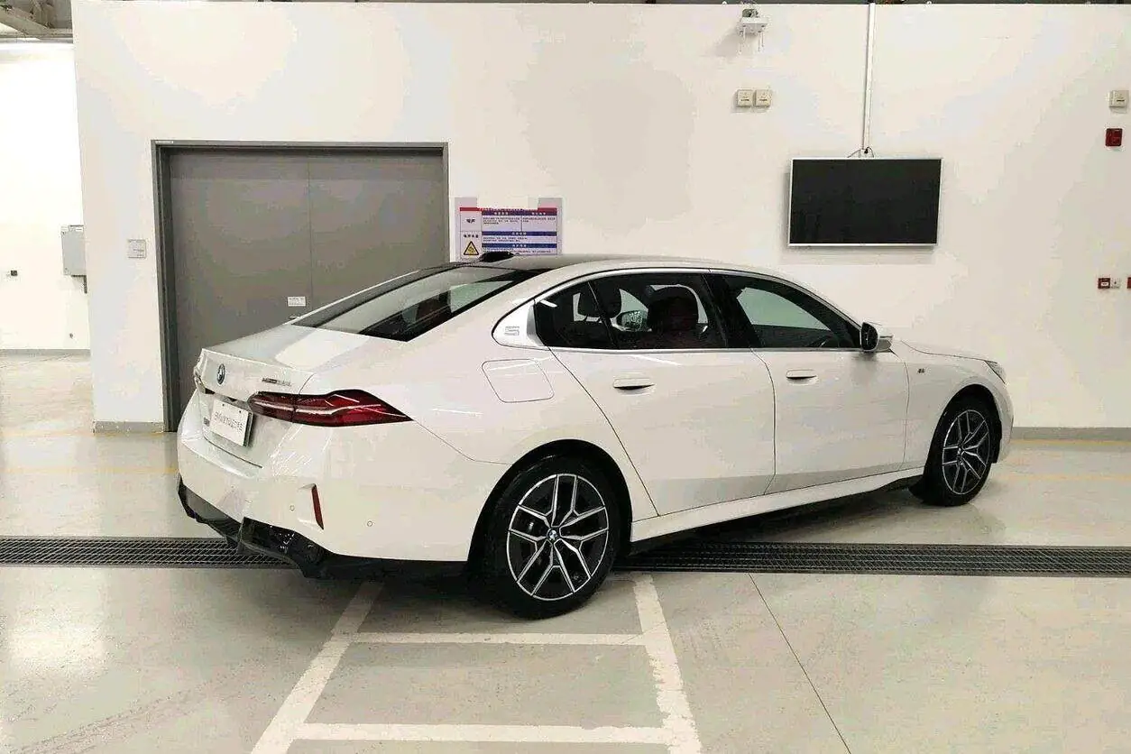  BMW i5